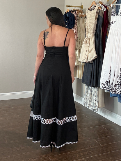 Noche Clásica Midi Dress