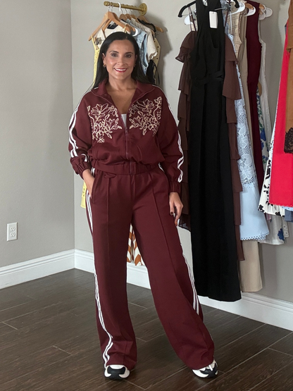 Viena Embroidered Travel Set