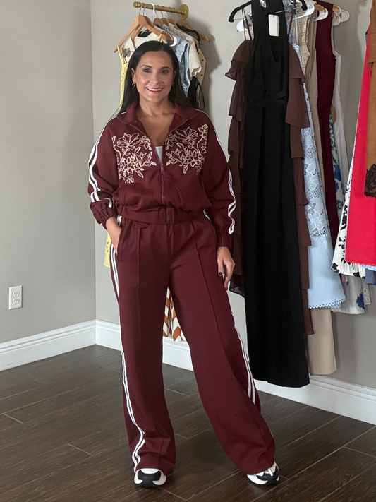 Viena Embroidered Travel Set