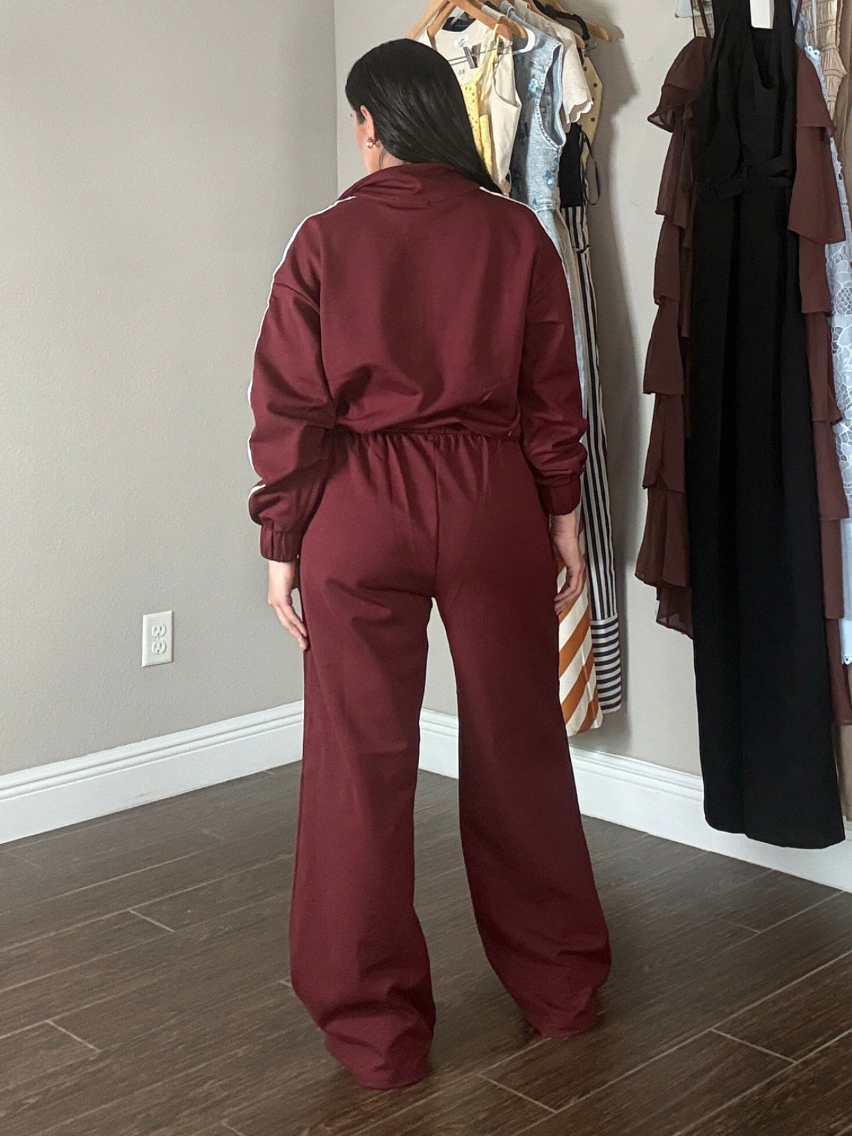 Viena Embroidered Travel Set